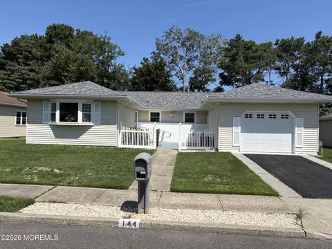 144 Freeport Blvd, Toms River, NJ 08757