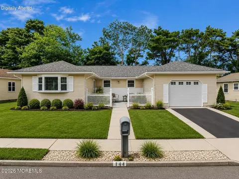 144 Freeport Blvd, Toms River, NJ 08757
