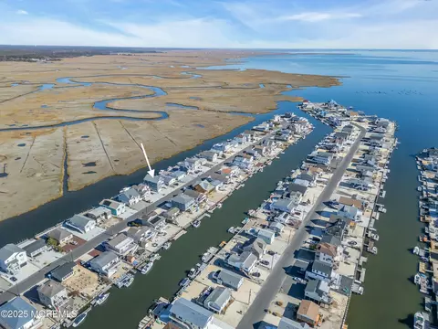 385 Kingfisher Rd, Tuckerton, NJ 08087