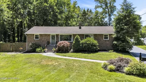 687 Hopping Rd, Middletown, NJ 07748