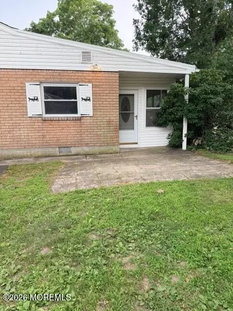 14 Willow St #B, Toms River, NJ 08757