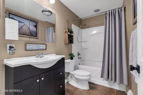 Bath - 174 16th Ave, Brick, NJ 08724 photo 1 of 2