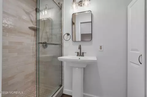 Bath - 174 16th Ave, Brick, NJ 08724 photo 2 of 2