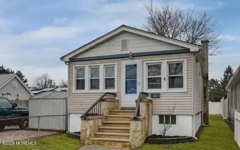 48 Sycamore Ave, North Middletown, NJ 07748