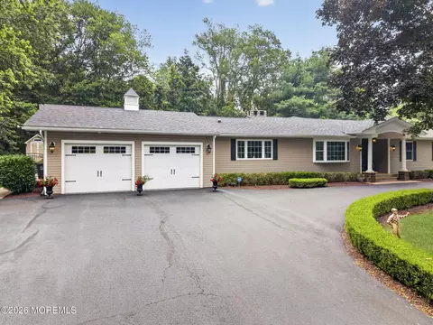 7 Darien Ct, Colts Neck, NJ 07722