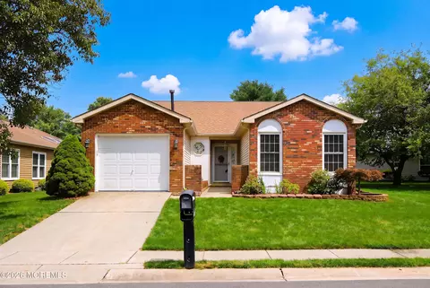 2175 Agincourt Rd, Toms River, NJ 08755