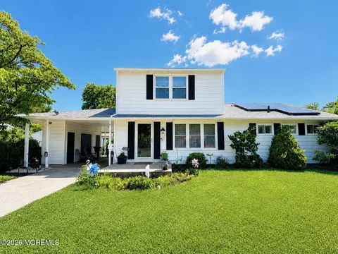 18 Oak Landing Rd, Lumberton, NJ 08048