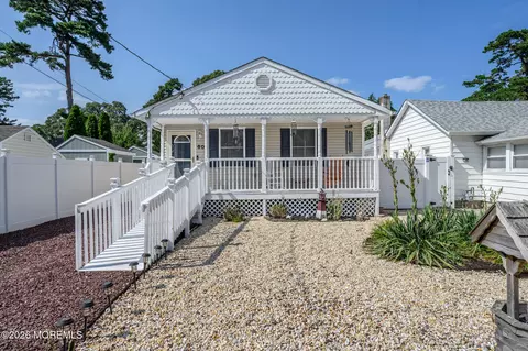 609 Parkside Ave, Toms River, NJ 08753