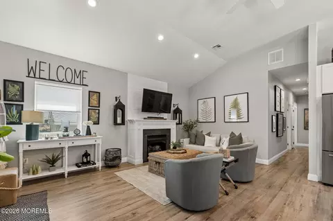 Entry Way - 58 Dock Ave, Waretown, NJ 08758 photo 2 of 4