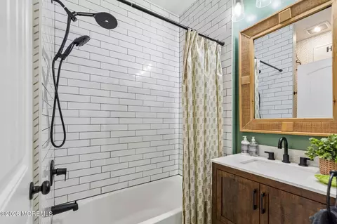 Bath - 58 Dock Ave, Waretown, NJ 08758 photo 2 of 3