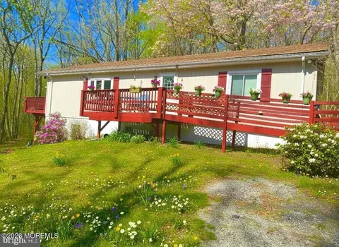 48 Tower Rd, Cream Ridge, NJ 08514