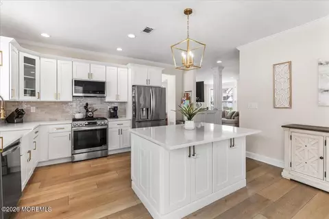 Kitchen - 2 Devonshire Dr, Hazlet, NJ 07730 photo 2 of 5