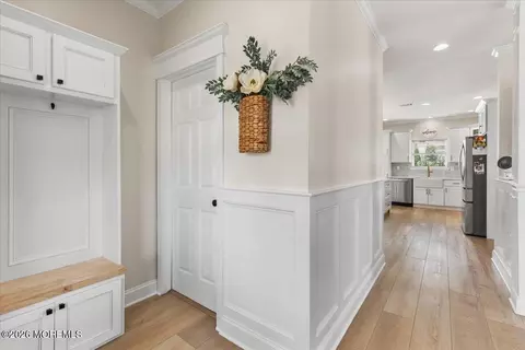 Entry Way - 2 Devonshire Dr, Hazlet, NJ 07730 photo 2 of 3