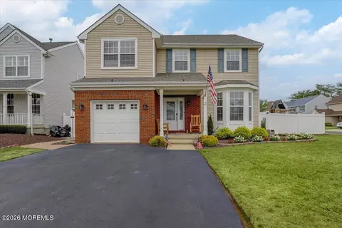 Exterior - 2 Devonshire Dr, Hazlet, NJ 07730 photo 3 of 9