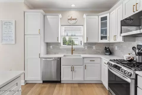 Kitchen - 2 Devonshire Dr, Hazlet, NJ 07730 photo 5 of 5