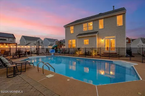 Exterior - 2 Devonshire Dr, Hazlet, NJ 07730 photo 2 of 9
