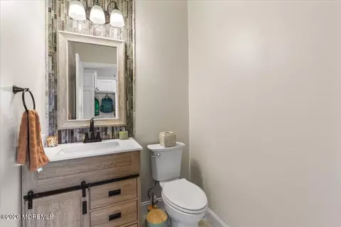 Bath - 2 Devonshire Dr, Hazlet, NJ 07730 photo 1 of 5