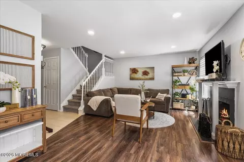 288 Century Way, Manalapan, NJ 07726