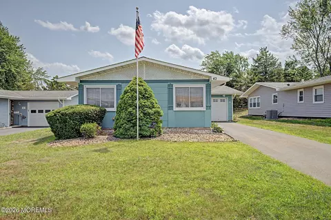 42 Patmore Rd, Brick, NJ 08724