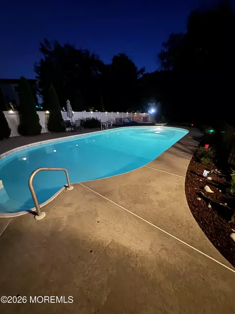 1 Meadowbrook Dr, Howell, NJ 07731