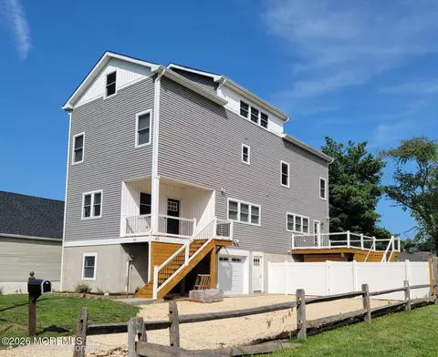 46 Hudson Ave, North Middletown, NJ 07748