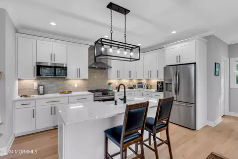 46 Hudson Ave, North Middletown, NJ 07748