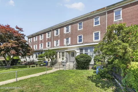 132 4th Ave, Roebling, NJ 08554