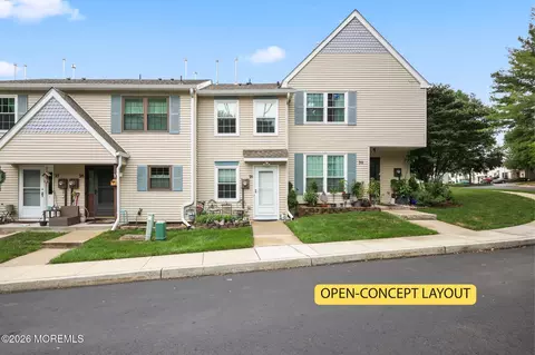 29 English Club Dr, Englishtown, NJ 07726