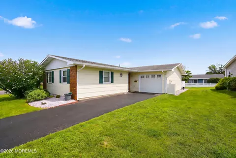 27 Tony Ct, Brick, NJ 08724