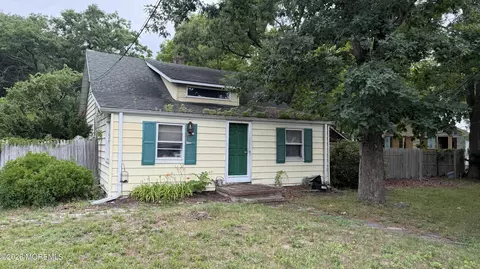 43 Clayton Ave, Toms River, NJ 08755