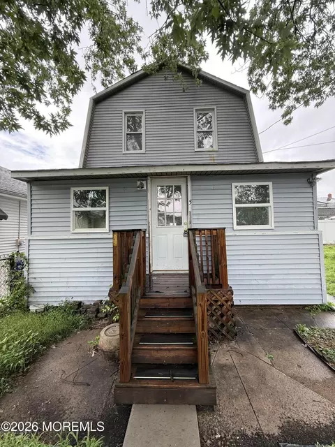 5 Leroy Pl, Keansburg, NJ 07734