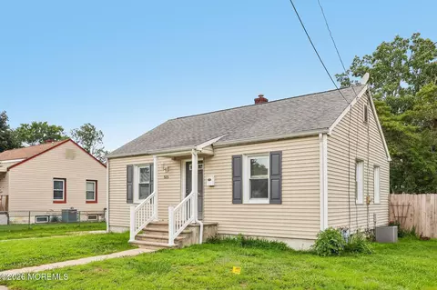 515 Willow St, Lakehurst, NJ 08733