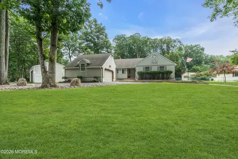 10 Oakwood Dr, New Egypt, NJ 08533