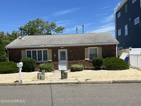 3400 Maritime Dr, Toms River, NJ 08753