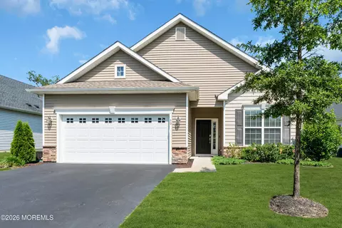 50 Woodside Ln, Whiting, NJ 08759