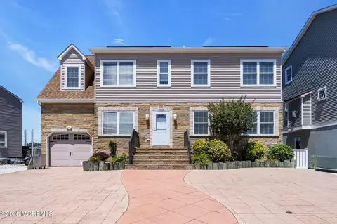 122 Morris Blvd, Manahawkin, NJ 08050