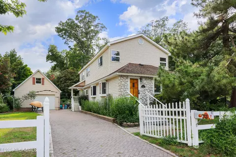 73 Manning St, Red Bank, NJ 07701