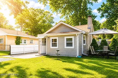 122 Garden Ave, Browns Mills, NJ 08015