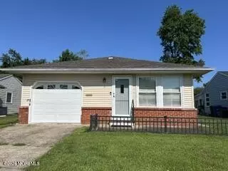 5 Leeward St, Toms River, NJ 08757