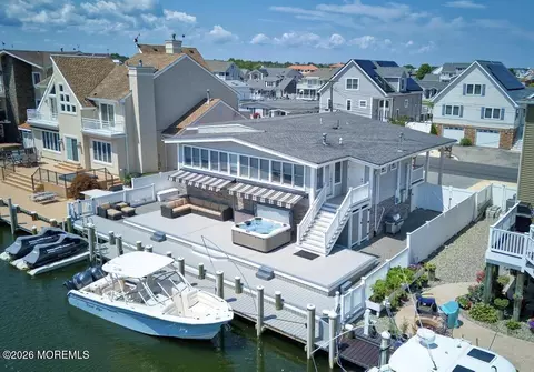 333 Maria Dr, Toms River, NJ 08753