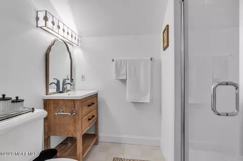 Bath - 8 Ridge Rd, Rumson, NJ 07760 photo 12 of 13
