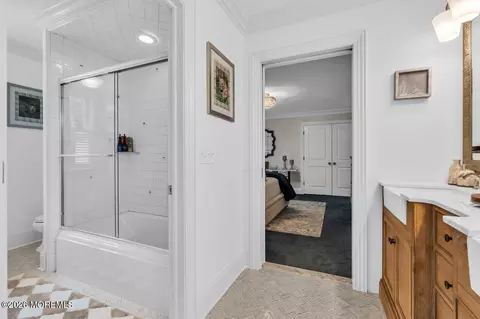 Bath - 8 Ridge Rd, Rumson, NJ 07760 photo 9 of 13