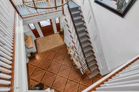 Entry Way - 8 Ridge Rd, Rumson, NJ 07760 photo 4 of 7