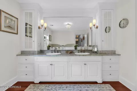 Bath - 8 Ridge Rd, Rumson, NJ 07760 photo 4 of 13