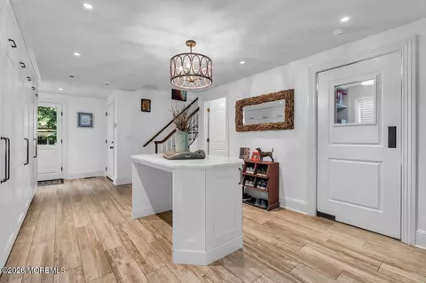 Entry Way - 8 Ridge Rd, Rumson, NJ 07760 photo 1 of 7