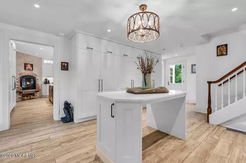 Entry Way - 8 Ridge Rd, Rumson, NJ 07760 photo 2 of 7