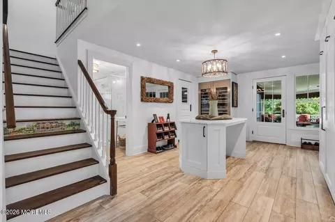 Entry Way - 8 Ridge Rd, Rumson, NJ 07760 photo 3 of 7