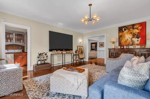Living - 8 Ridge Rd, Rumson, NJ 07760 photo 2 of 8