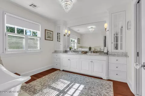 Bath - 8 Ridge Rd, Rumson, NJ 07760 photo 3 of 13