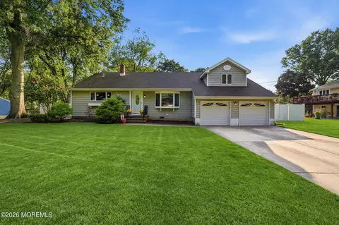 14 Lynn Dr, Ocean, NJ 07712